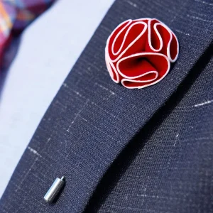 Warren Asher Boutonnière à Fleur Camélia Rouge 12