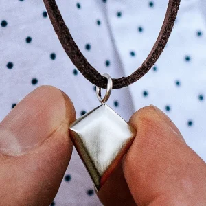 Lucleon Collier En Cuir Brut à Pendentif Argenté Le Diamant 18