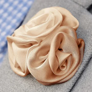 Warren Asher Boutonnière à Fleur De Rose Beige 18