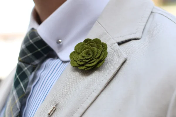 Warren Asher Boutonnière Rose Verte 4