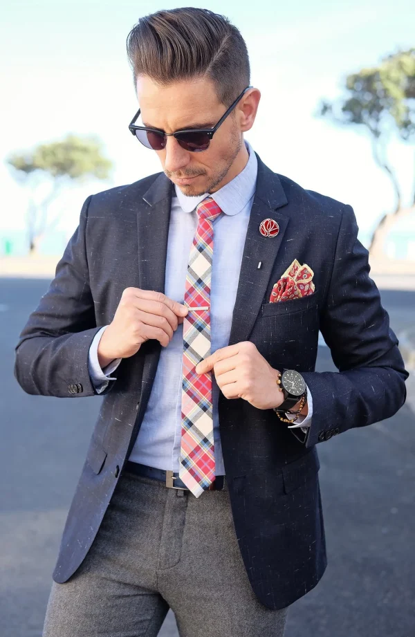 Warren Asher Boutonnière à Fleur Camélia Rouge 6