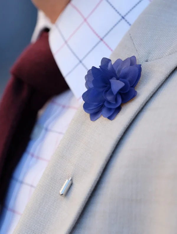 Warren Asher Boutonnière à Fleur Bleu « La Royale » 7