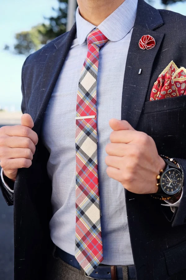 Warren Asher Boutonnière à Fleur Camélia Rouge 5