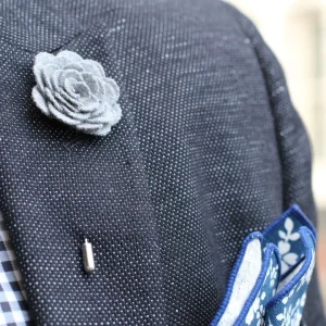 Warren Asher Boutonnière Rose Grise 14