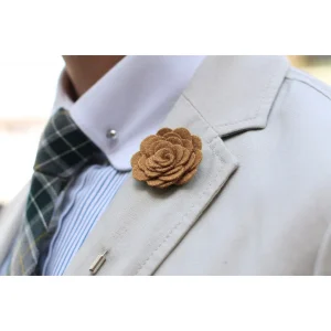 Warren Asher Boutonnière Rose Beige 11